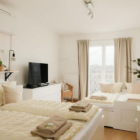 Apartment Zentral Direkt An U-Bahn Station 비엔나 외부 사진