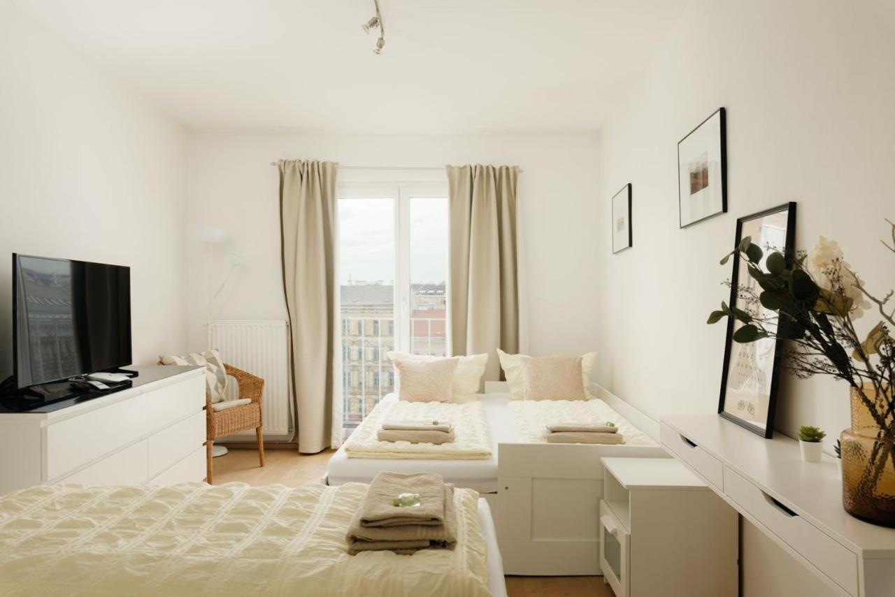 Apartment Zentral Direkt An U-Bahn Station 비엔나 외부 사진
