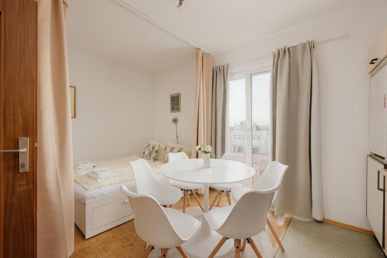 Apartment Zentral Direkt An U-Bahn Station 비엔나 외부 사진